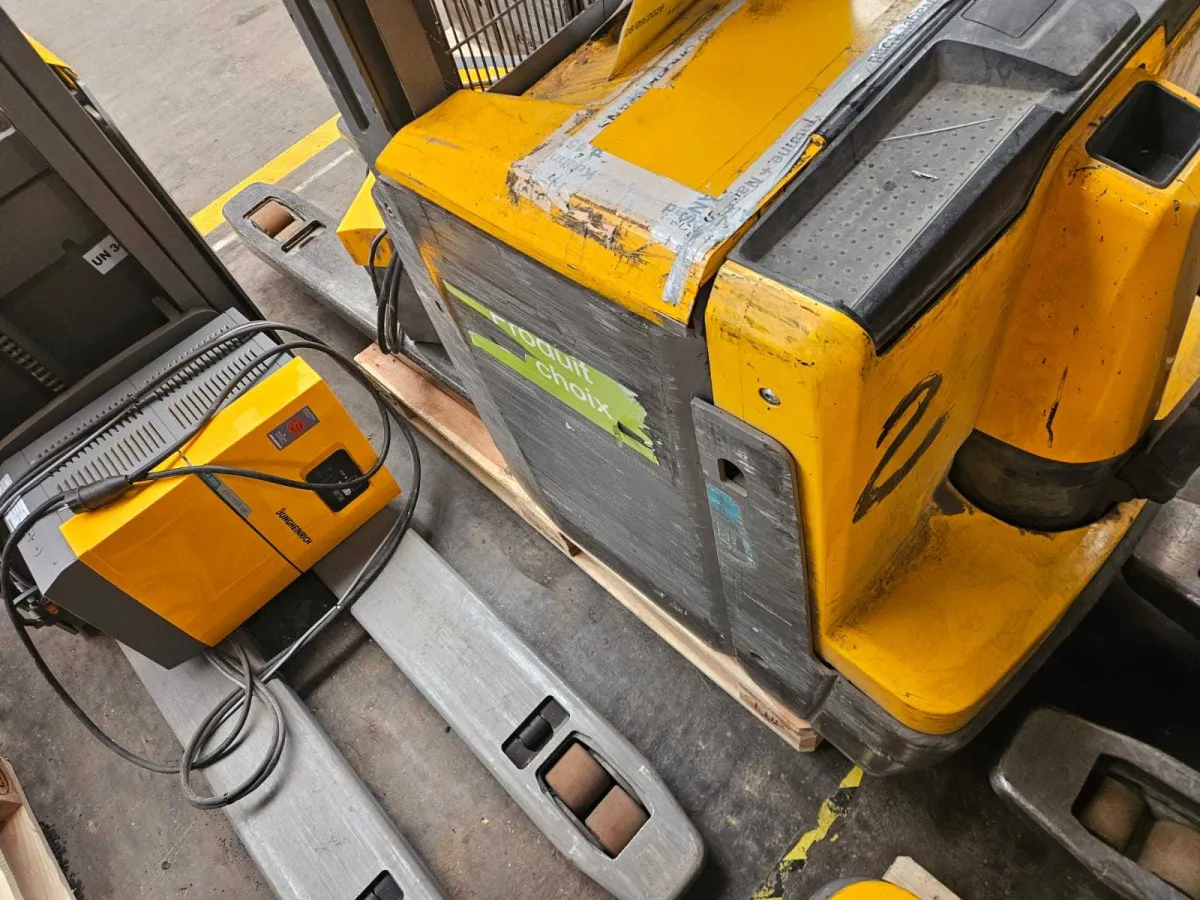 Jungheinrich - 2021 - EJD 222 119 GAB 201 ZT LI PC - Elektrischer Stacker
