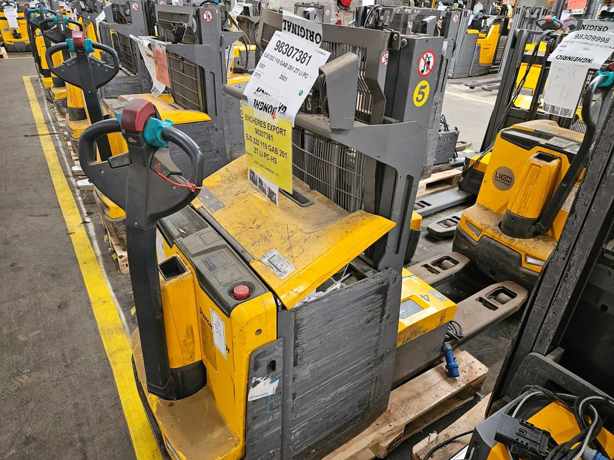 JUNGHEINRICH - 2021 - EJD 222 119 GAB 201 ZT LI PC HS - Elektrischer Stacker