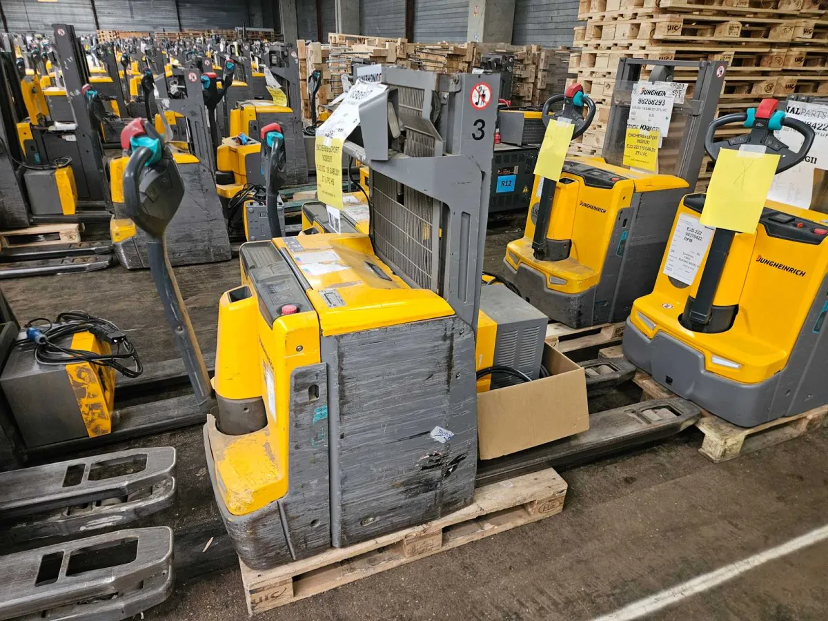 JUNGHEINRICH - 2021 - EJD 222 119 GAB 201 ZT LI PC HS - Elektrischer Stacker