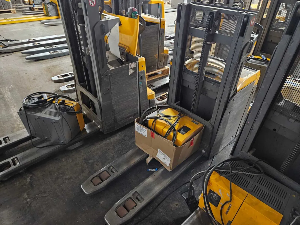 Jungheinrich - 2021 - EJD 222 119 GAB 201 ZT LI PC - Elektrischer Stacker
