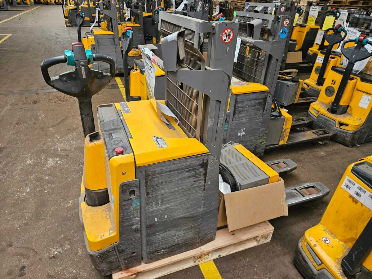 Jungheinrich - 2021 - EJD 222 119 GAB 201 ZT LI PC - Elektrischer Stacker