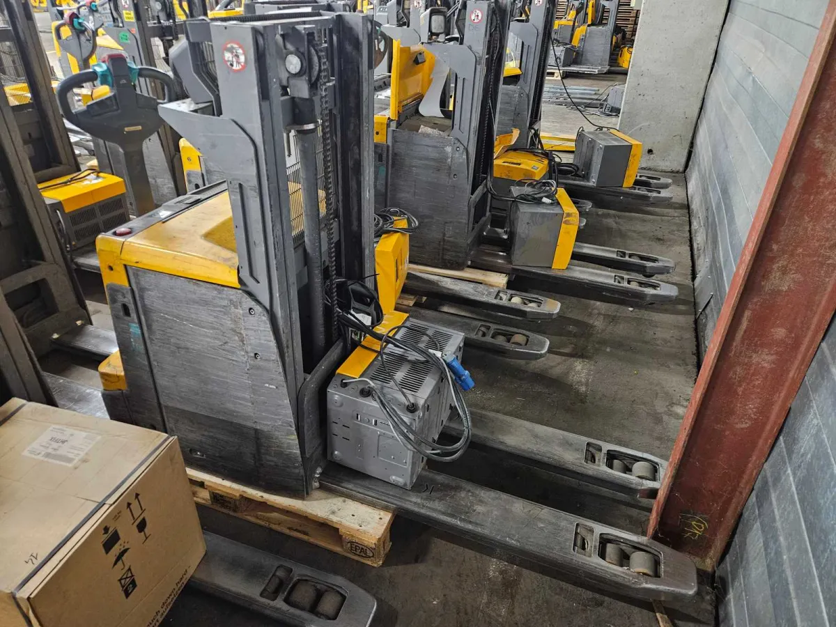 Jungheinrich - 2021 - EJD 222 119 GAB 201 ZT LI PC - Elektrischer Stacker