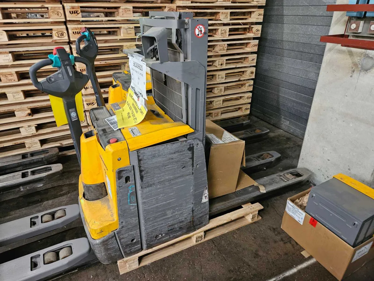 JUNGHEINRICH - 2021 - EJD 222 119-201 ZT LI PS HS - Elektrischer Stacker