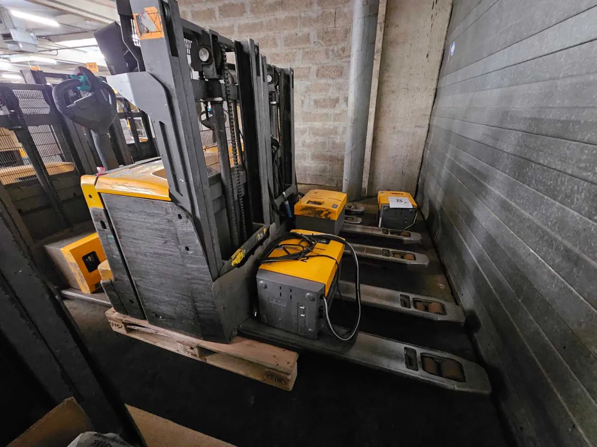 Jungheinrich - 2021 - EJD 222 119 GAB 201 ZT LI PC - Elektrischer Stacker