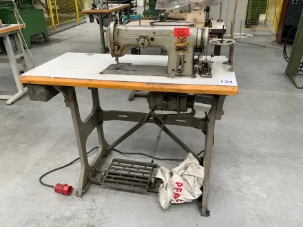 Pfaff 130 Dekorative Nähmaschine – RESALE