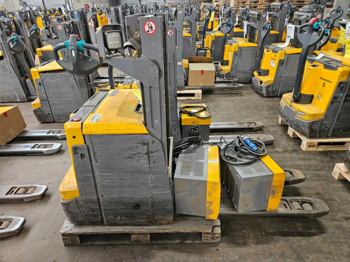 JUNGHEINRICH - 2021 - EJD 222 119 GAB 201 ZT LI PC HS - Elektrischer Stacker