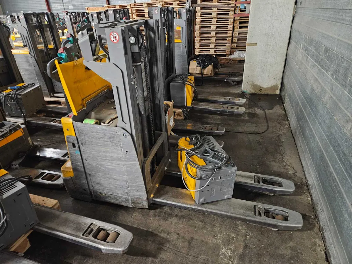 Jungheinrich - 2021 - EJD 222 119 GAB 201 ZT LI PC - Elektrischer Stacker