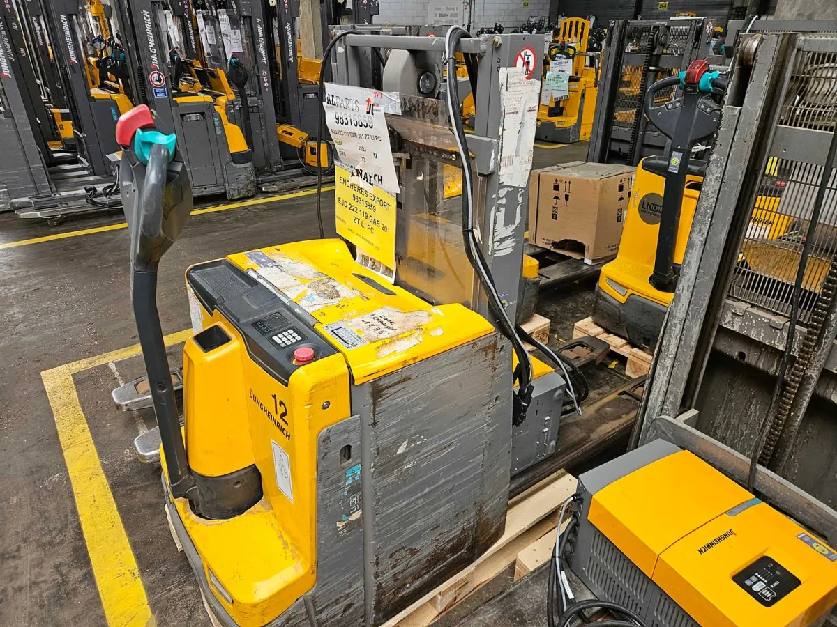 JUNGHEINRICH - 2021 - EJD 222 119 GAB 201 ZT LI PC - Elektrischer Stacker