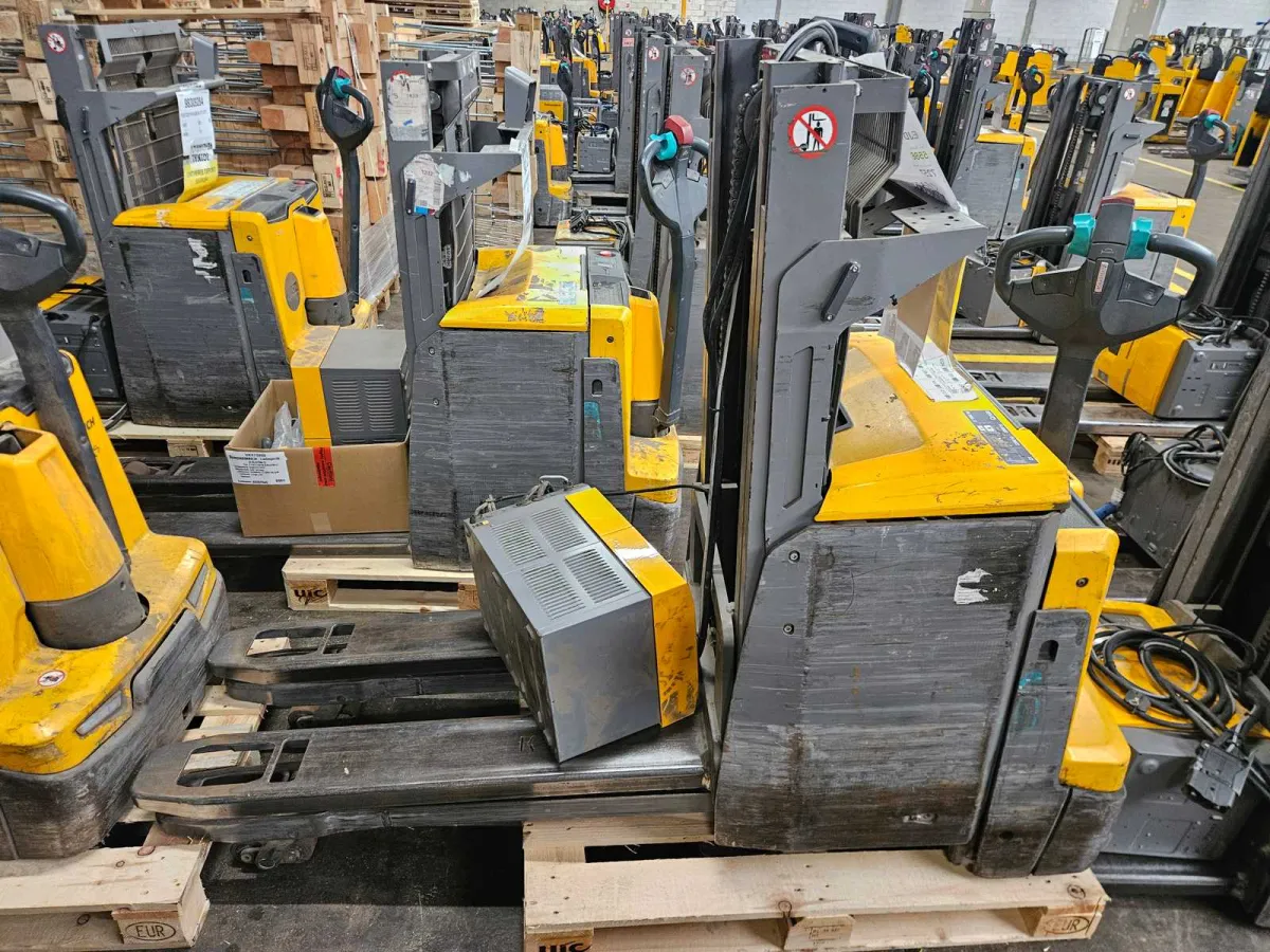 Jungheinrich - 2021 - EJD 222 119 GAB 201 ZT LI PC - Elektrischer Stacker