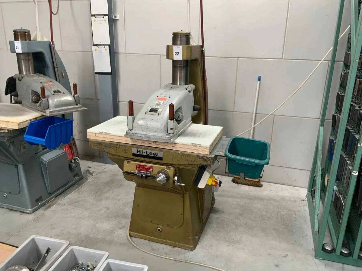 VIHL PEDERSEN 282 Dreharm-Ständer-Maschine