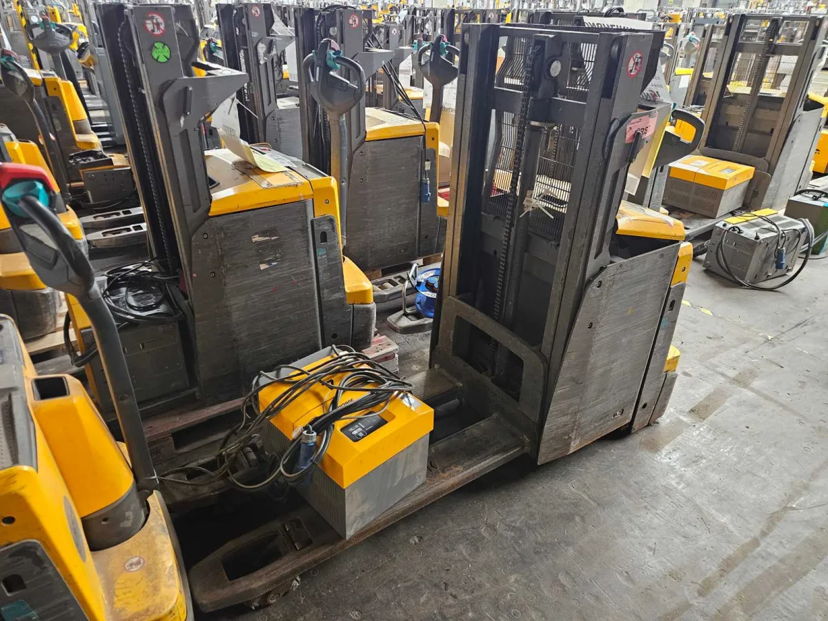 Jungheinrich - 2021 - EJD 222 119 GAB 201 ZT LI PC - Elektrischer Stacker