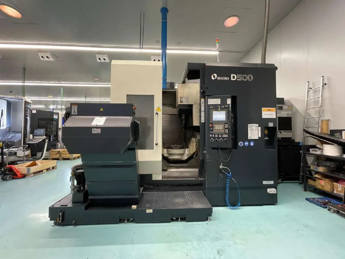 Makino D500 5-Achs-Bearbeitungszentrum