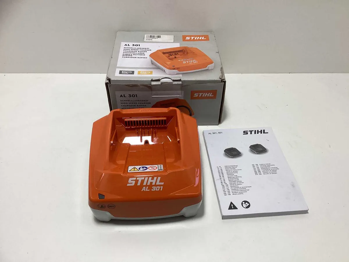 STIHL AL 301 BATTERIE-SCHNELLLADER