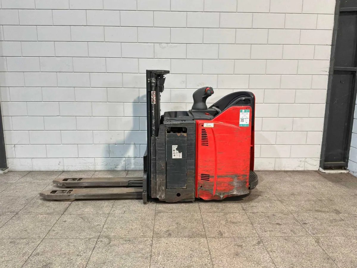 Linde - 2017 - D12HP SP - Stacker