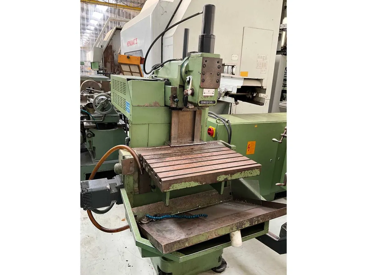 DECKEL - 1989 - FP2A - CNC-Fräsmaschine