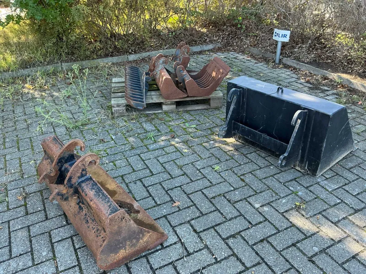 Viele Baggerschaufel