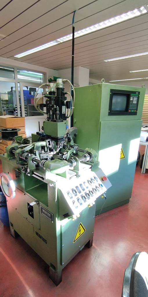Wafios FTU 1.1 Vollautomatische CNC Schenkelfederwickelmaschine