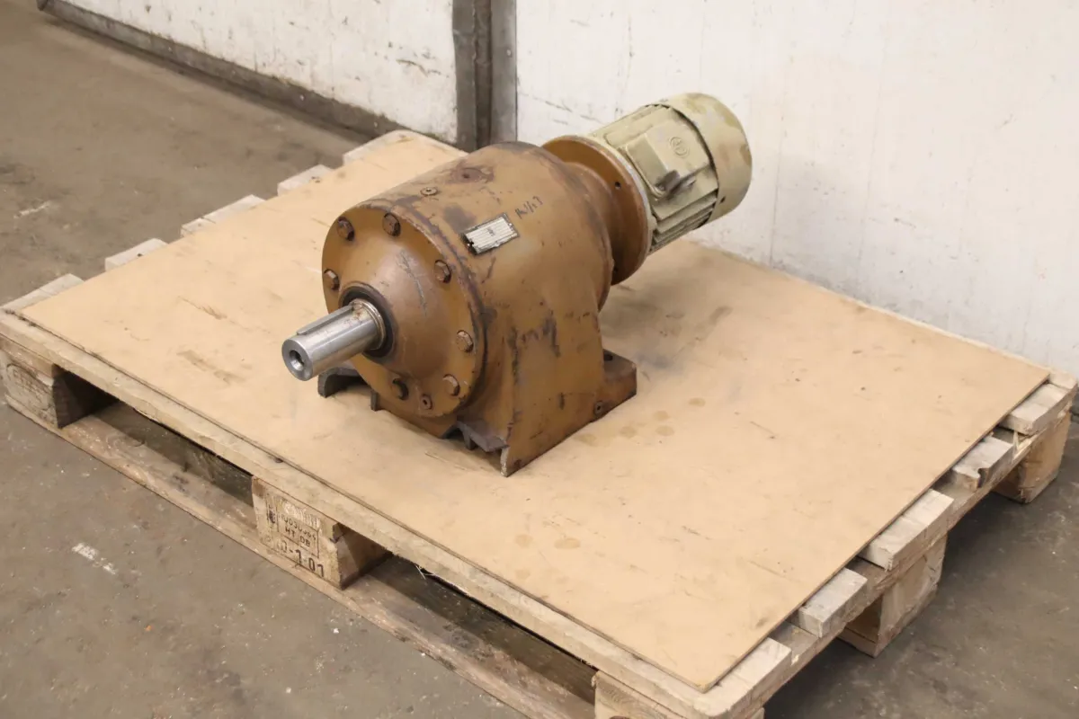 SEW-Eurodrive ETM R80 LP90 IMB5-90Sx1,1x1500A Getriebemotor 1,1 kW 8 U/min