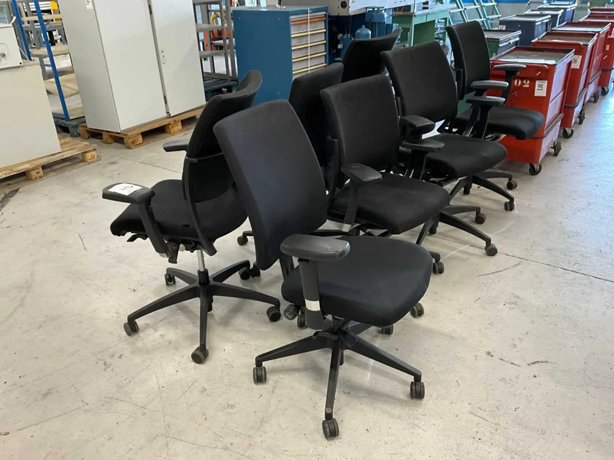 Bürostuhl (8x)