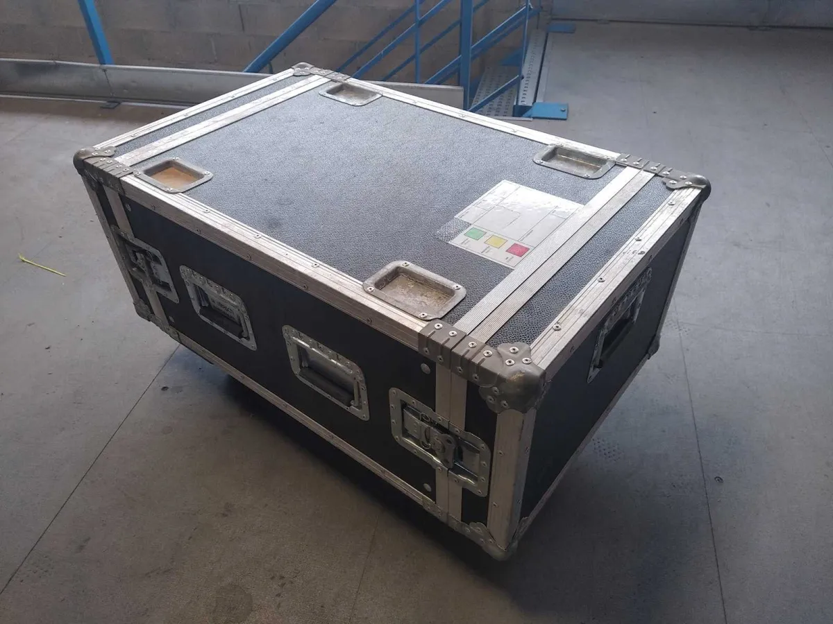 AMPTOWN CASES – 6U Rack-Caster – Flightcase