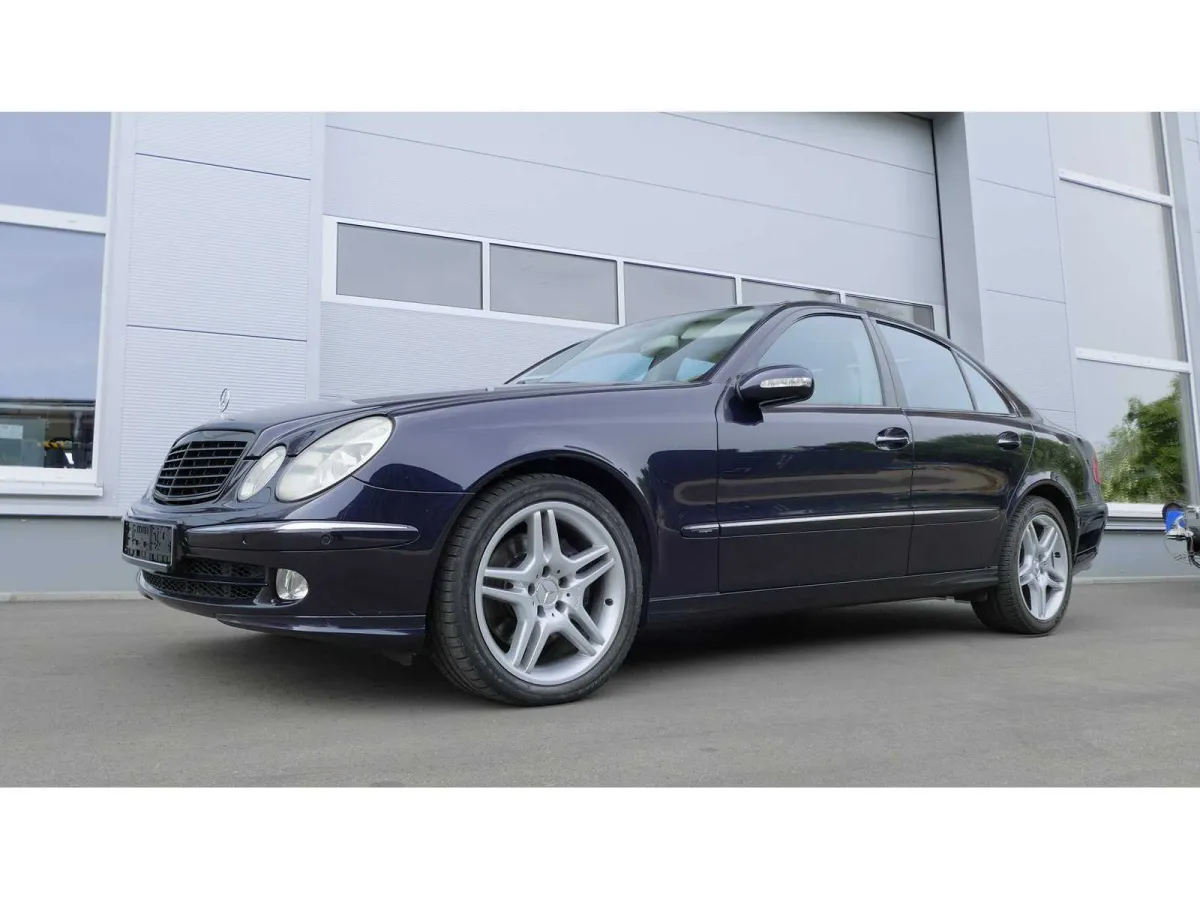 2001 - Mercedes Benz - E500 - Limousine - Car
