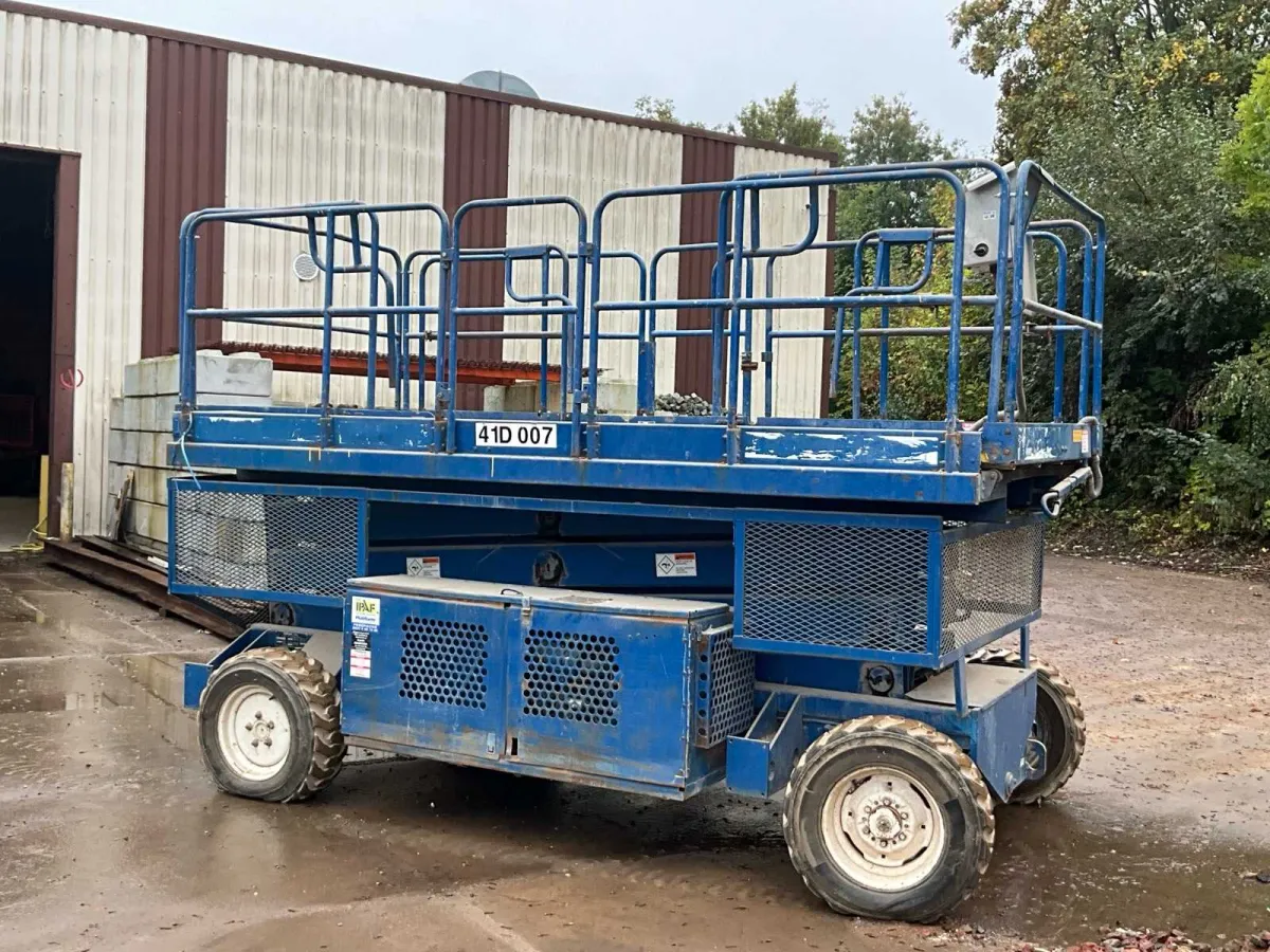 Upright Inc. LX 41 Scherenhebung