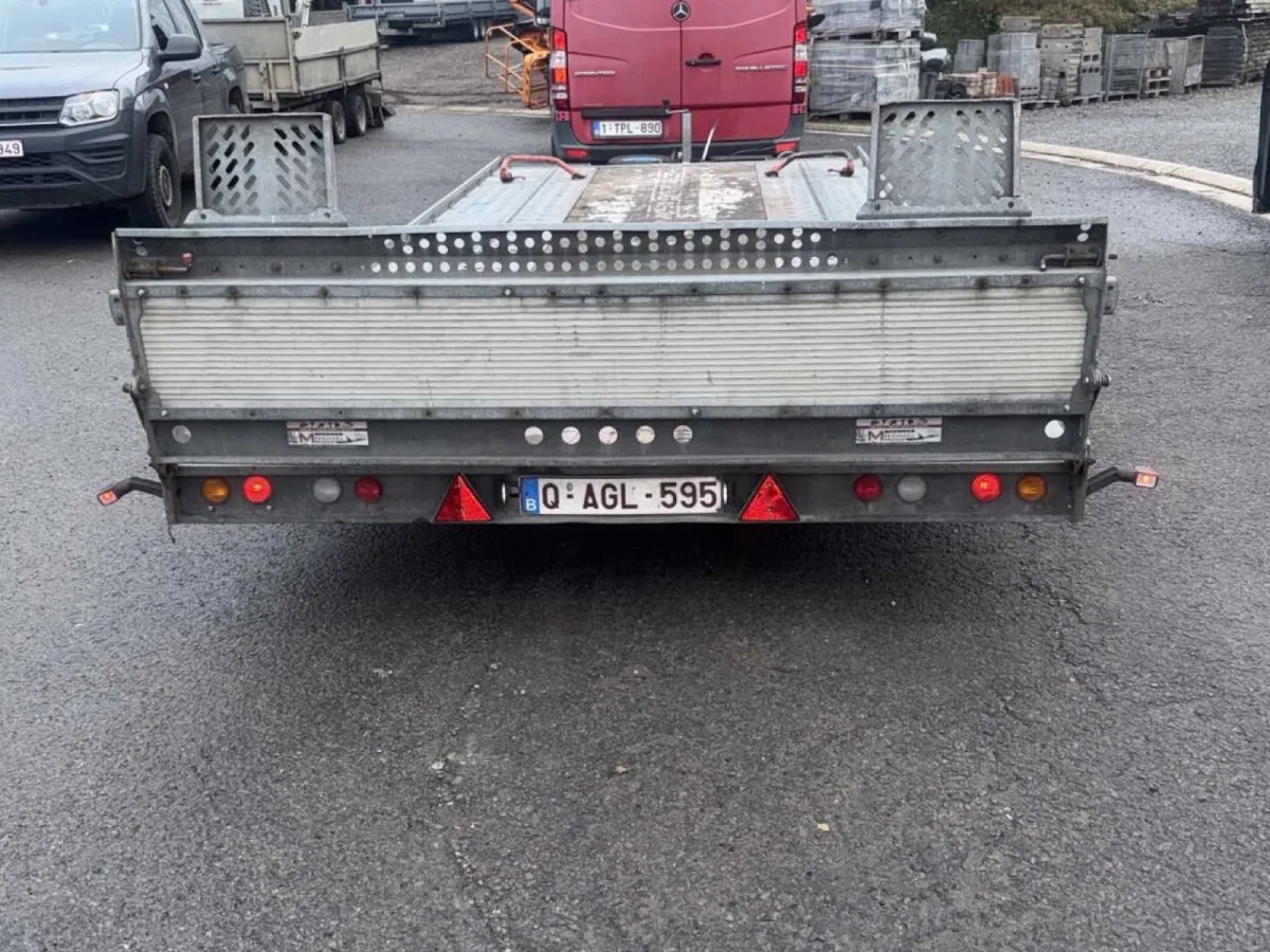 Brian James Trailers Transportanhänger – 3-Achs-Autoträger/Flachbettanhänger.