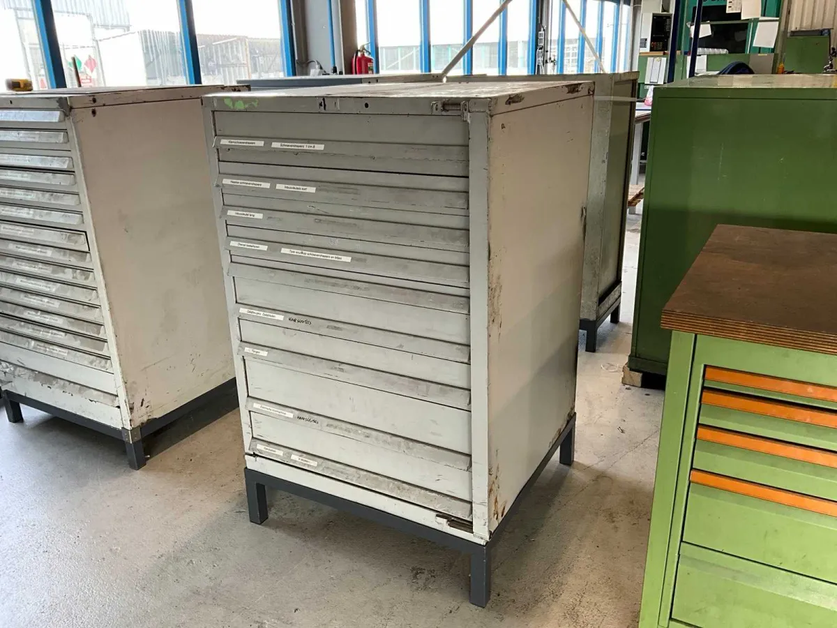 Werkzeugschubladenschrank + Inhalt