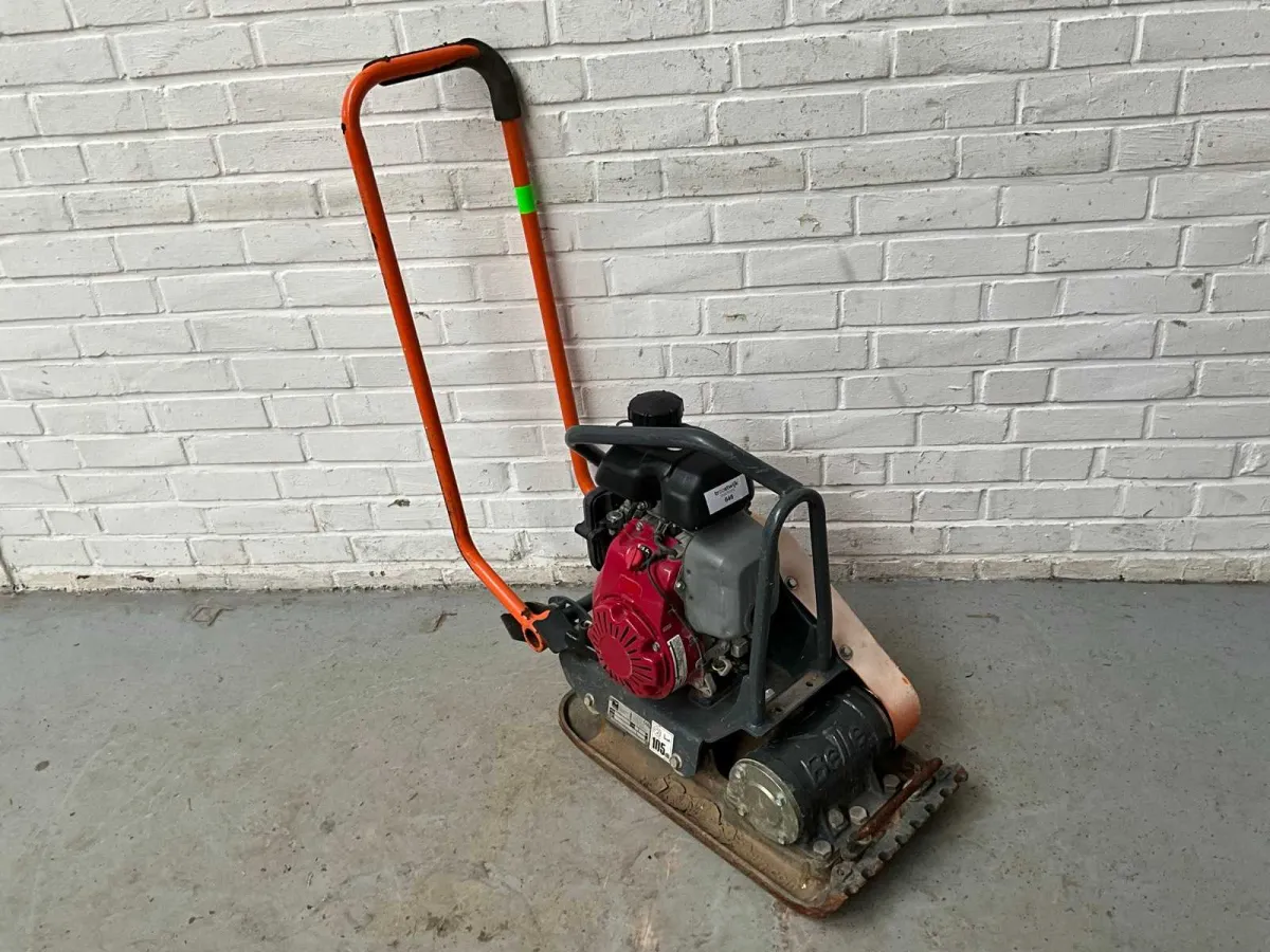 2017 Belle LC3228 Plattenverdichter