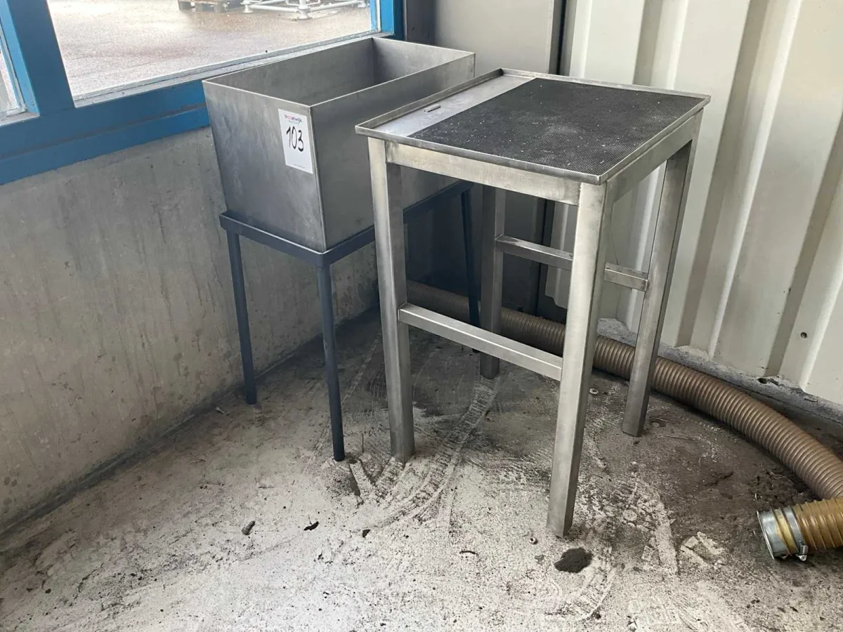 Sonstiges Werkstattinventar (2x)