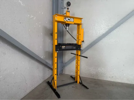 JCB 20-Tonnen-Garagenpresse – RESALE