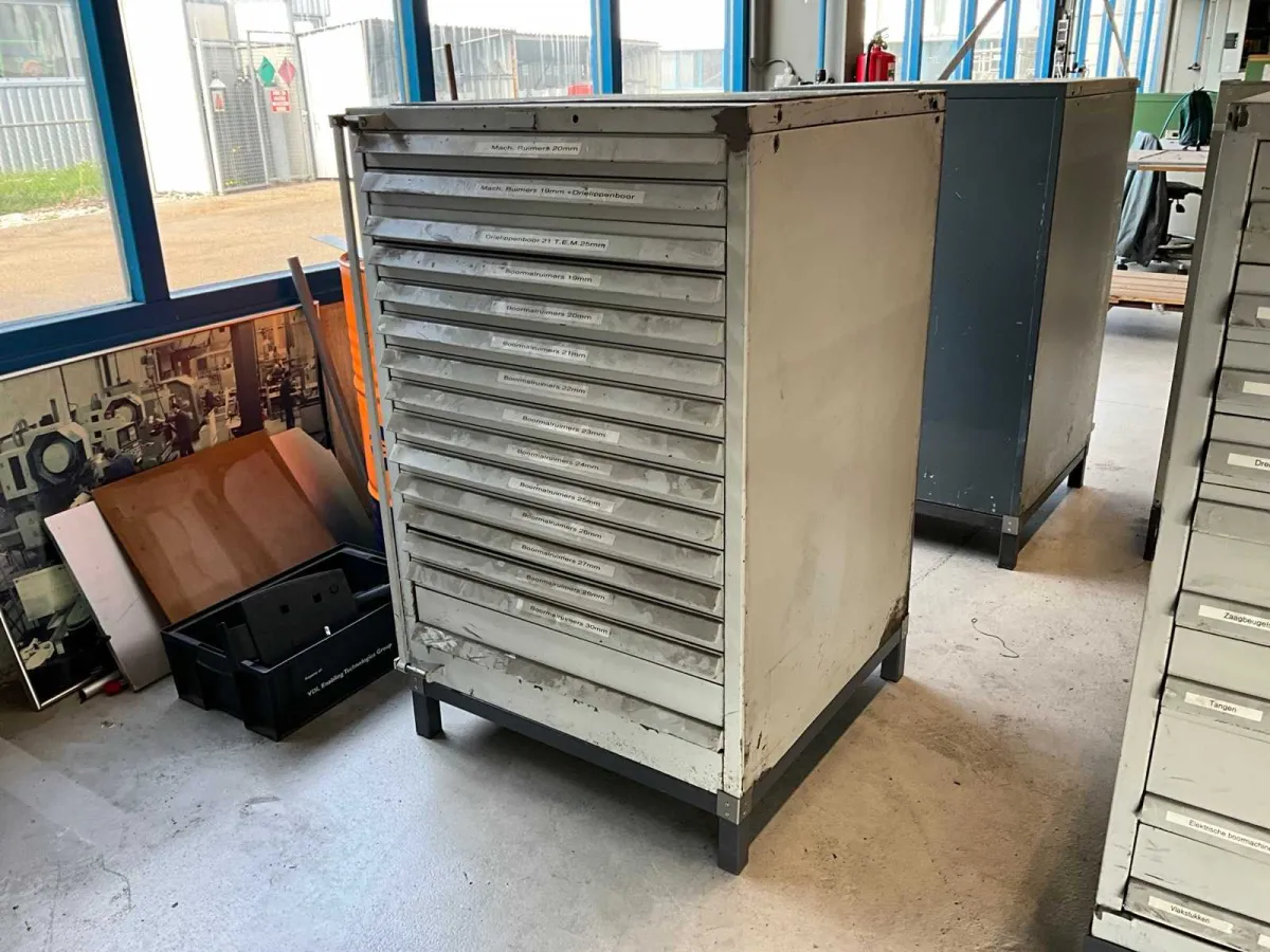 Werkzeugschubladenschrank + Inhalt