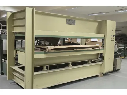 Beheizte Hydraulikpresse – Beheizte Holzpresse 3000 x 1300 mm, verwendet – RESALE