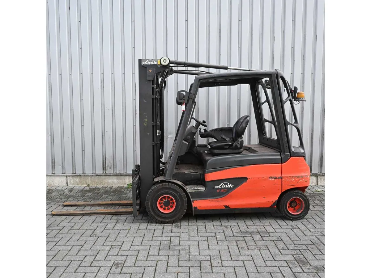 Linde E30L-01 Elektro-Gabelstapler