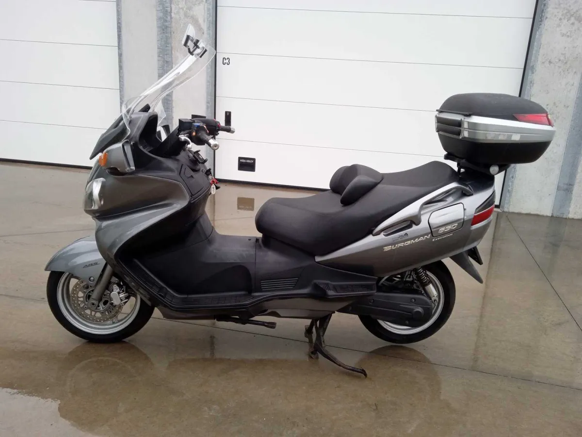 Suzuki - Burgman 650 - Motorrad