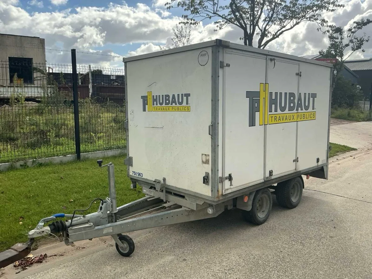 PINE CONE TRAILERS PTA 2700KG Anhänger