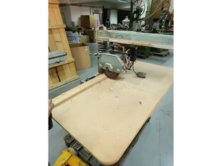Radialarmsägemaschine – RESALE