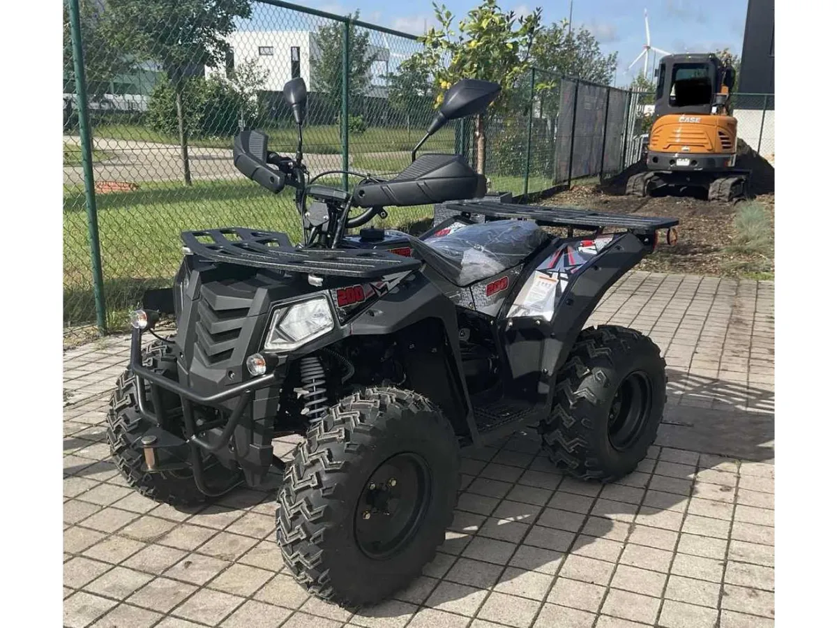 2025 Commander Quad 200 cc