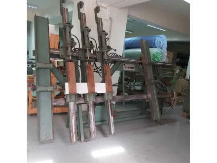 Montagepresse für Fenster, Rahmen und Paneele – Fenster- und Rahmenmontagepresse für Holz, verwendet – RESALE