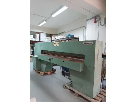 Verwendete Furnierschneidemaschine (Furnier-Guillotine) MONGUZZI, 2600 mm Schneidlänge – RESALE