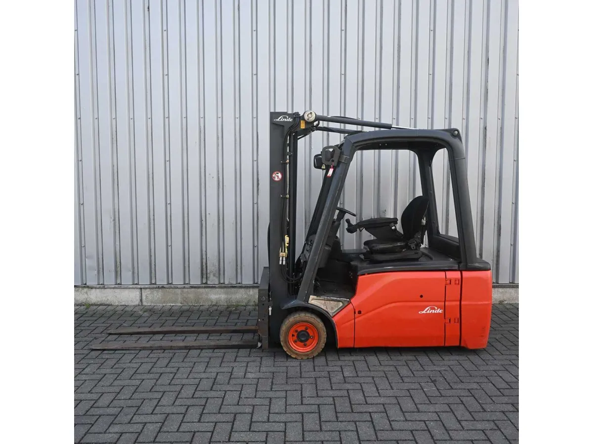Linde E16L-01 Elektro-Gabelstapler