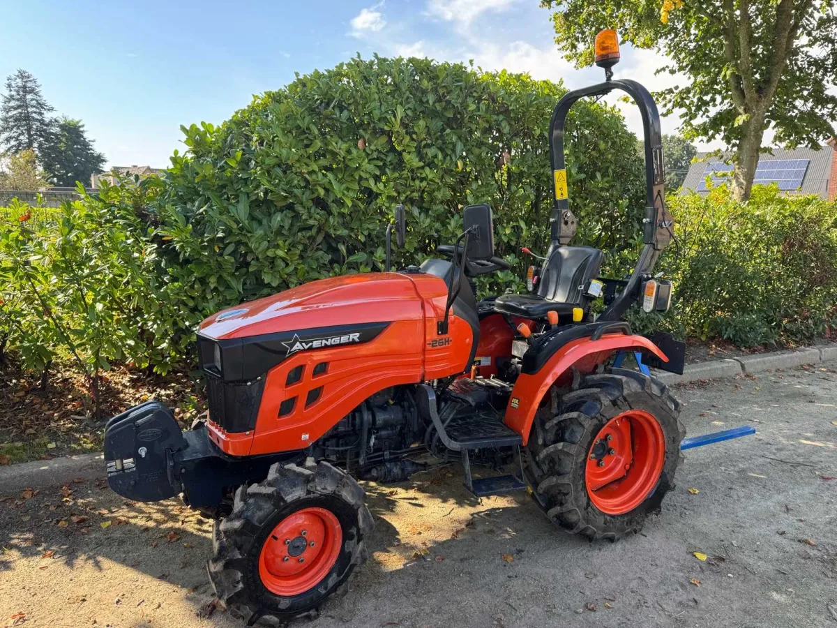 Avenger 26H Mini-Traktor