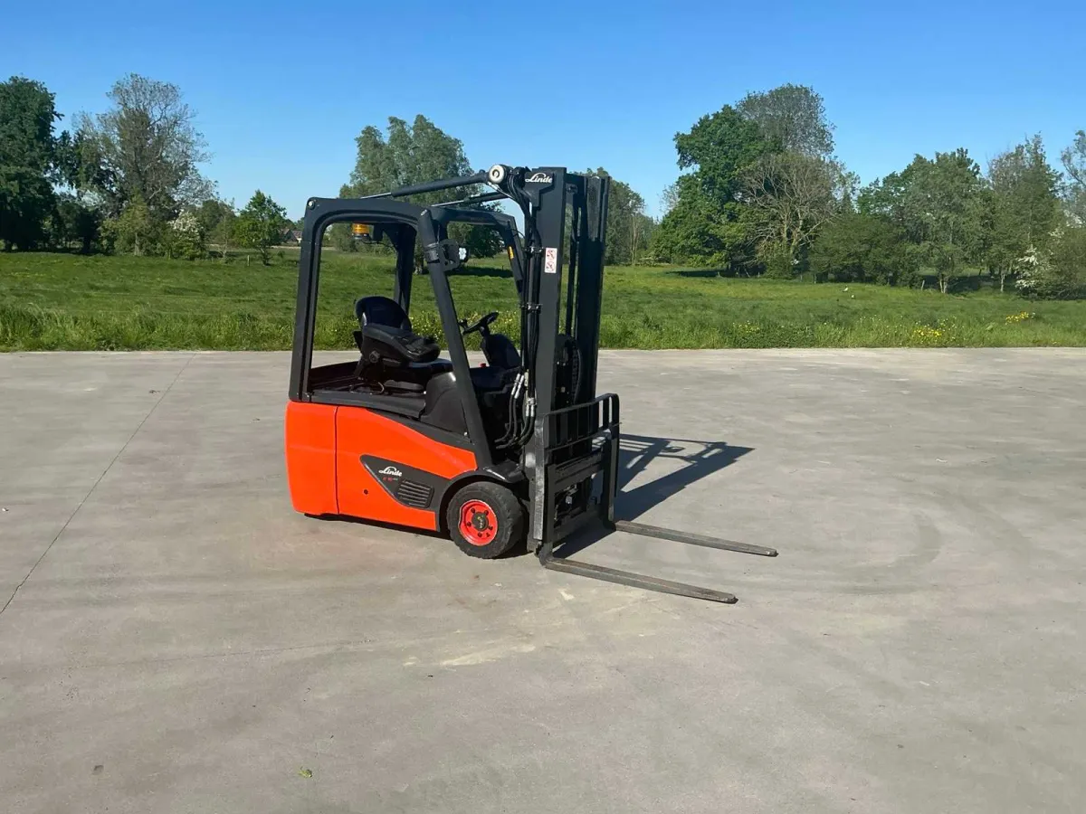 2017 Linde E16C-02 Gabelstapler