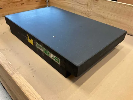 Flacher Tisch – RESALE