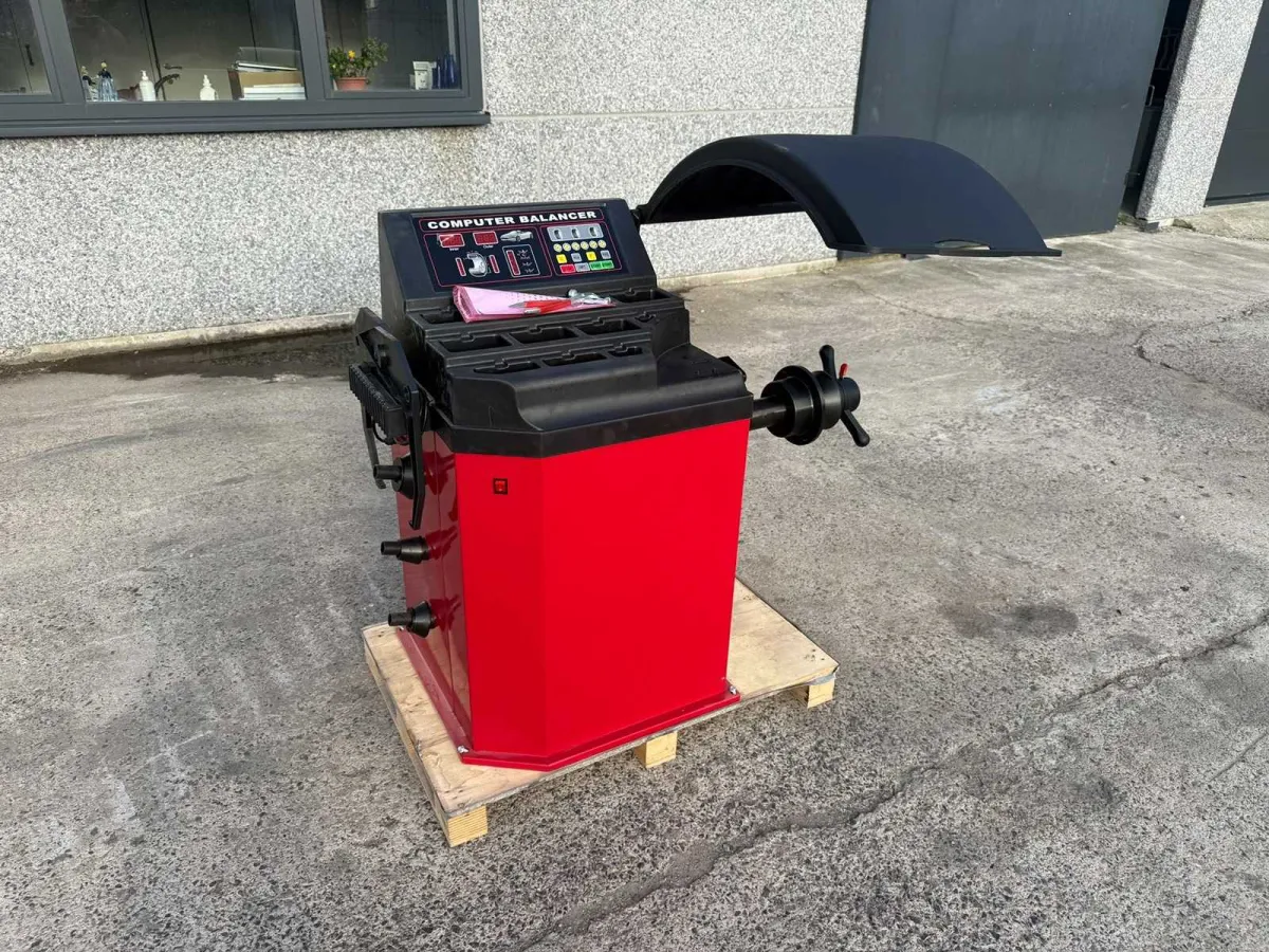 STRV - AD-WB24 - Ausgleichsmaschine - Reifenausgleichsmaschine