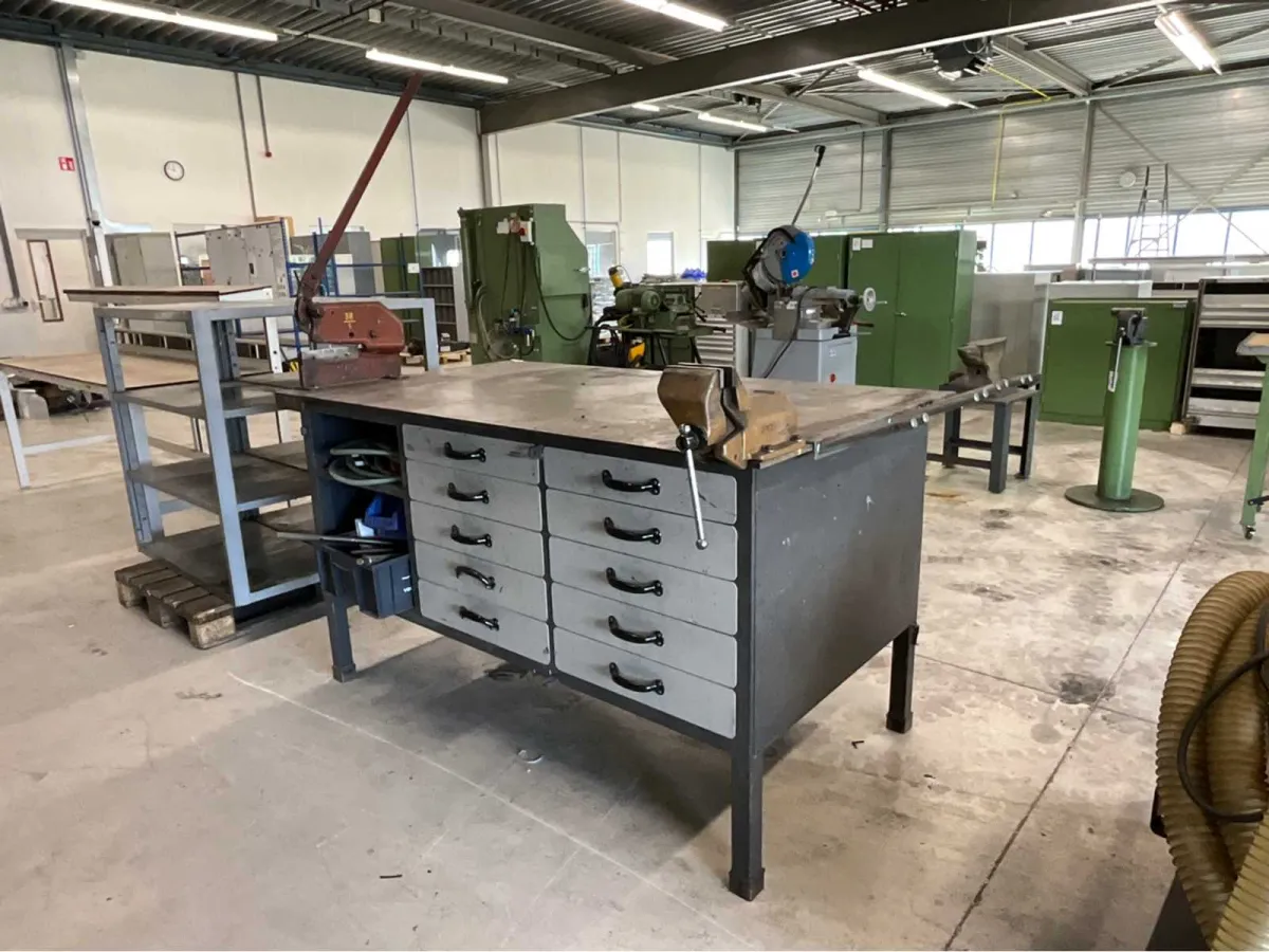 Doppelseitige Werkbank
