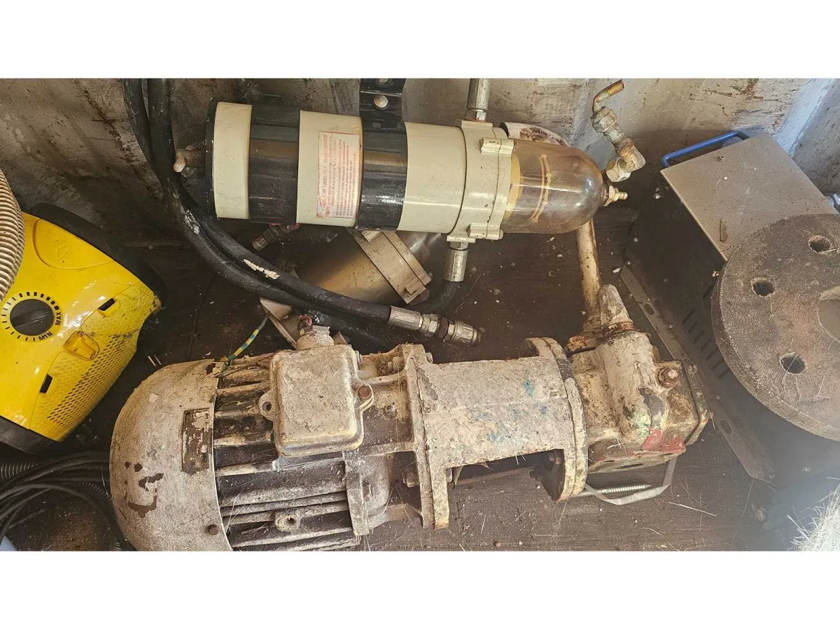 Industrie-Elektromotor-betriebene Pumpe mit 2 Fluidfilter-/Separatoreinheiten, Schläuchen und Anschl