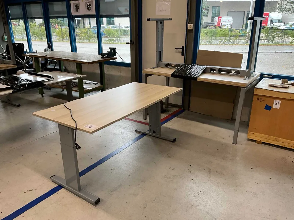 Schreibtisch (3x)