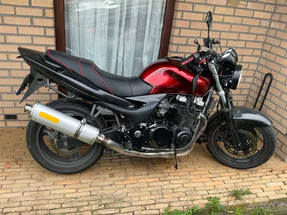Kawasaki ZR-7 ZR750FG Motorrad