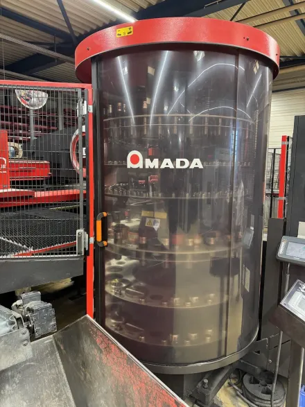 Amada EML 3610 Stanz-Laser-Kombimaschinen – RESALE